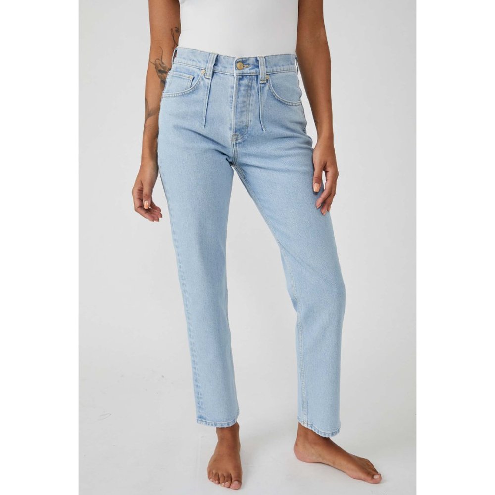 NWT Free People Care FP A New Day Mid-Rise Straight Leg Jeans / Isla Blue